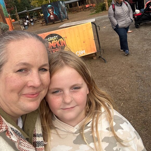 Meet your Posher, Jennifer - Picture 1 of 1